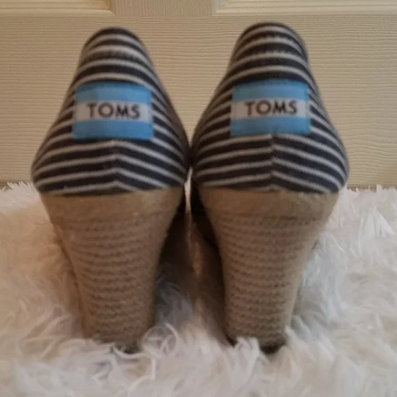 Toms Canvas Espadrille Wedge Sandals - Picture 3 of 10